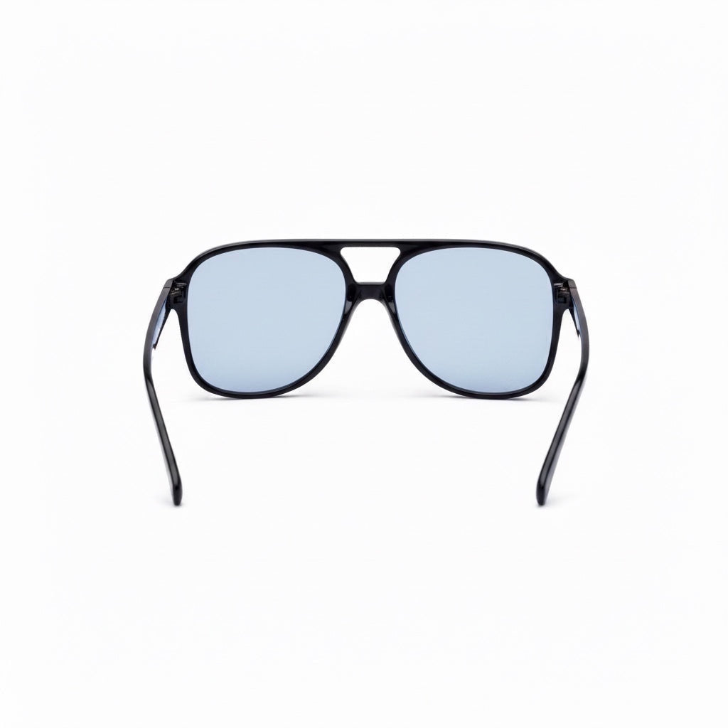 EVIE EYEWEAR Modelo Dakar black aviator sunglasses with light blue lenses and integrated logo.